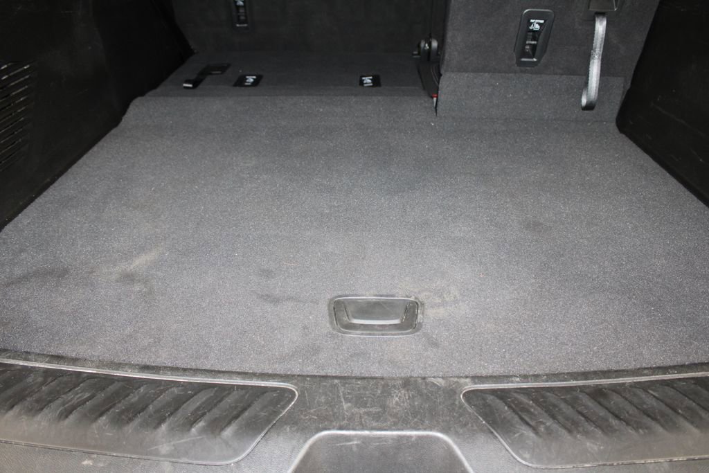 Used 2023 GMC Yukon XL SLT image 18