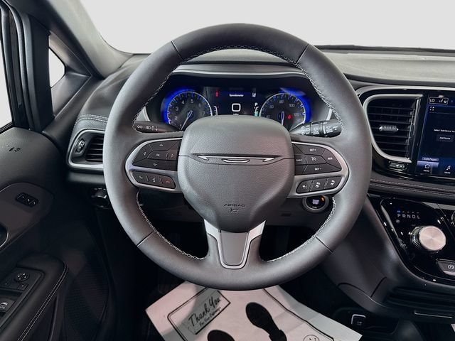New 2027 Chrysler Pacifica Select FWD image 11