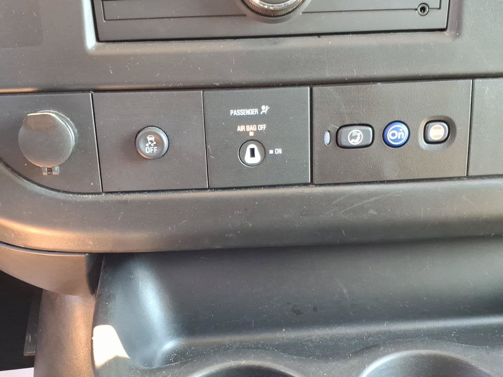 Used 2025 GMC Savana 2500 w/ Driver Convenience Package RWD image 18
