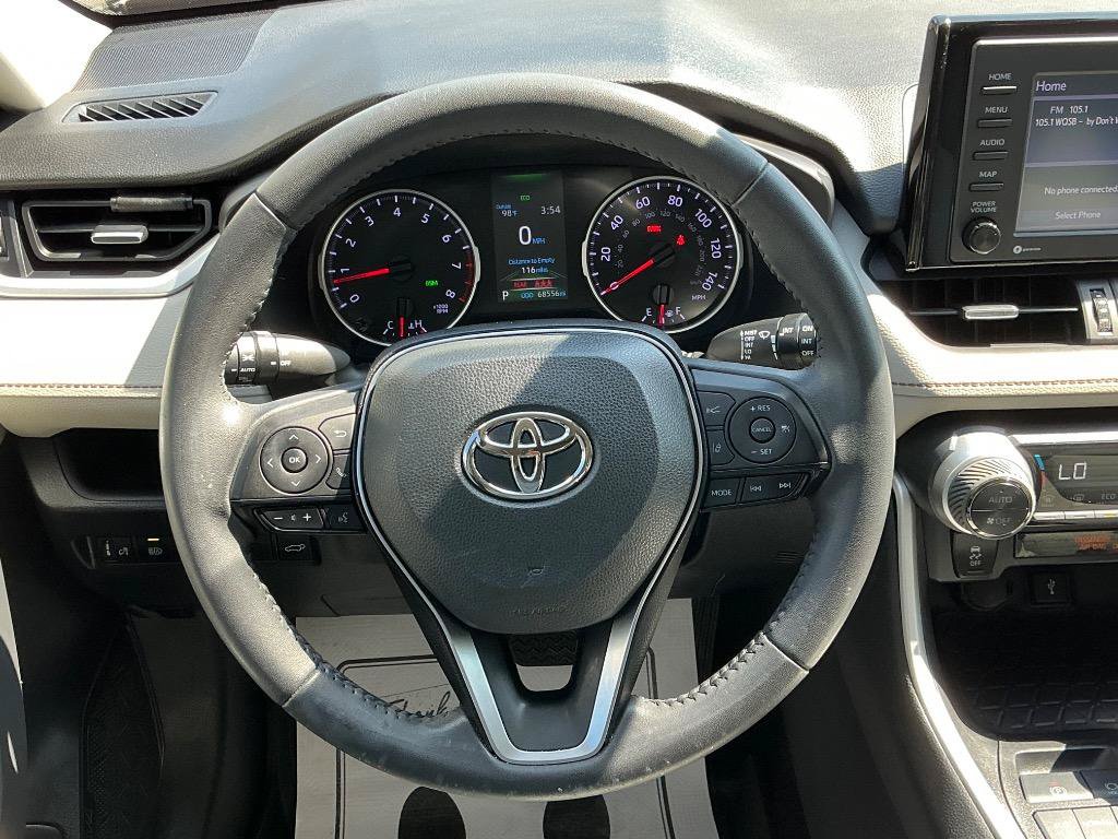 Used 2022 Toyota RAV4 XLE Premium FWD image 18