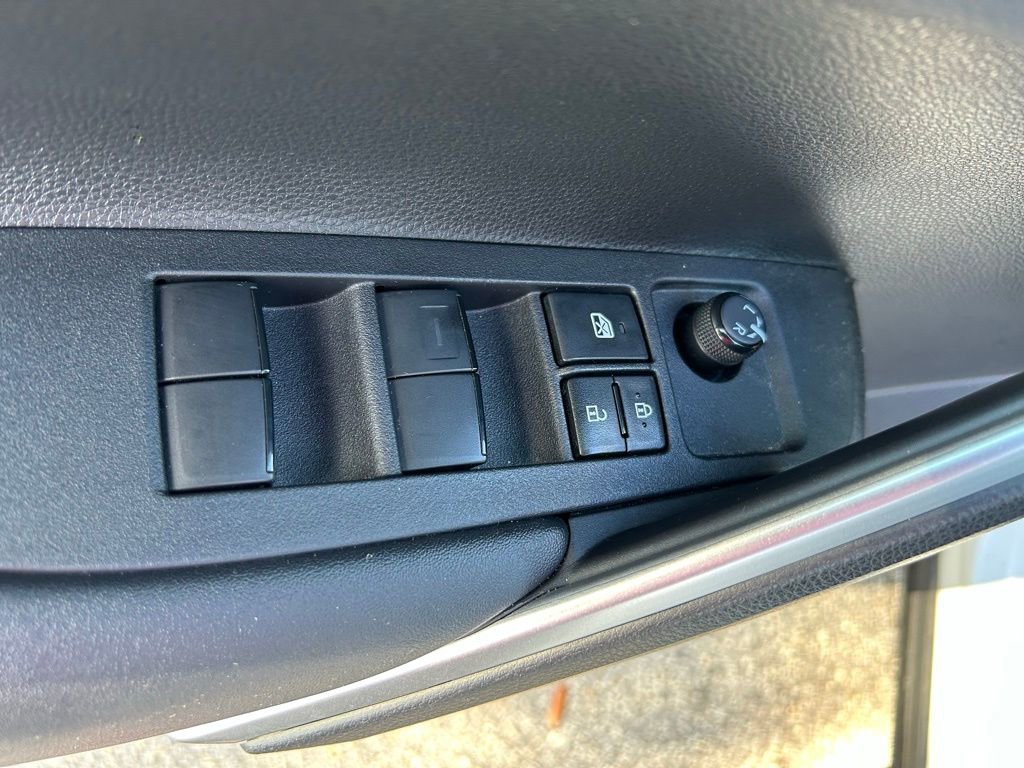 Used 2023 Toyota Corolla Cross XSE w/ Convenience Package image 16