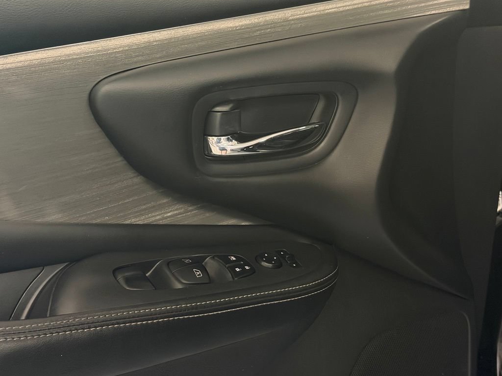 Used 2018 Nissan Murano SV AWD/4WD image 13