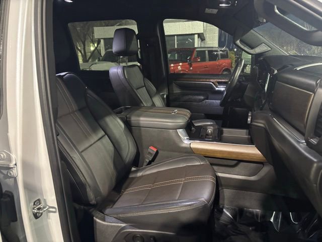 Used 2024 Chevrolet Silverado 3500 High Country w/ Technology Package image 33