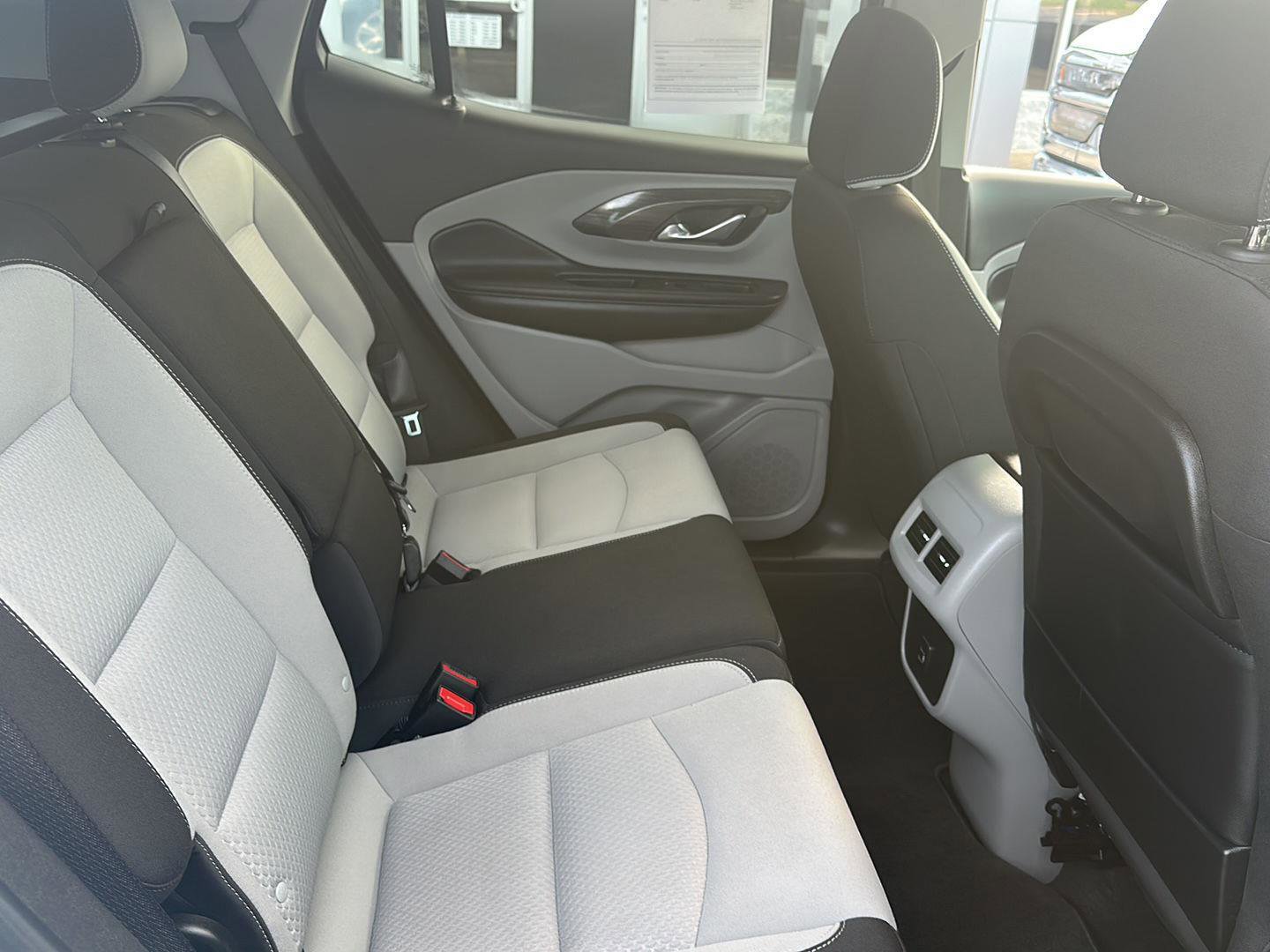 Used 2023 GMC Terrain SLE w/ Driver Convenience Package AWD/4WD image 7