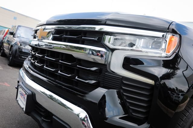 Used 2023 Chevrolet Silverado 1500 LT AWD/4WD image 14