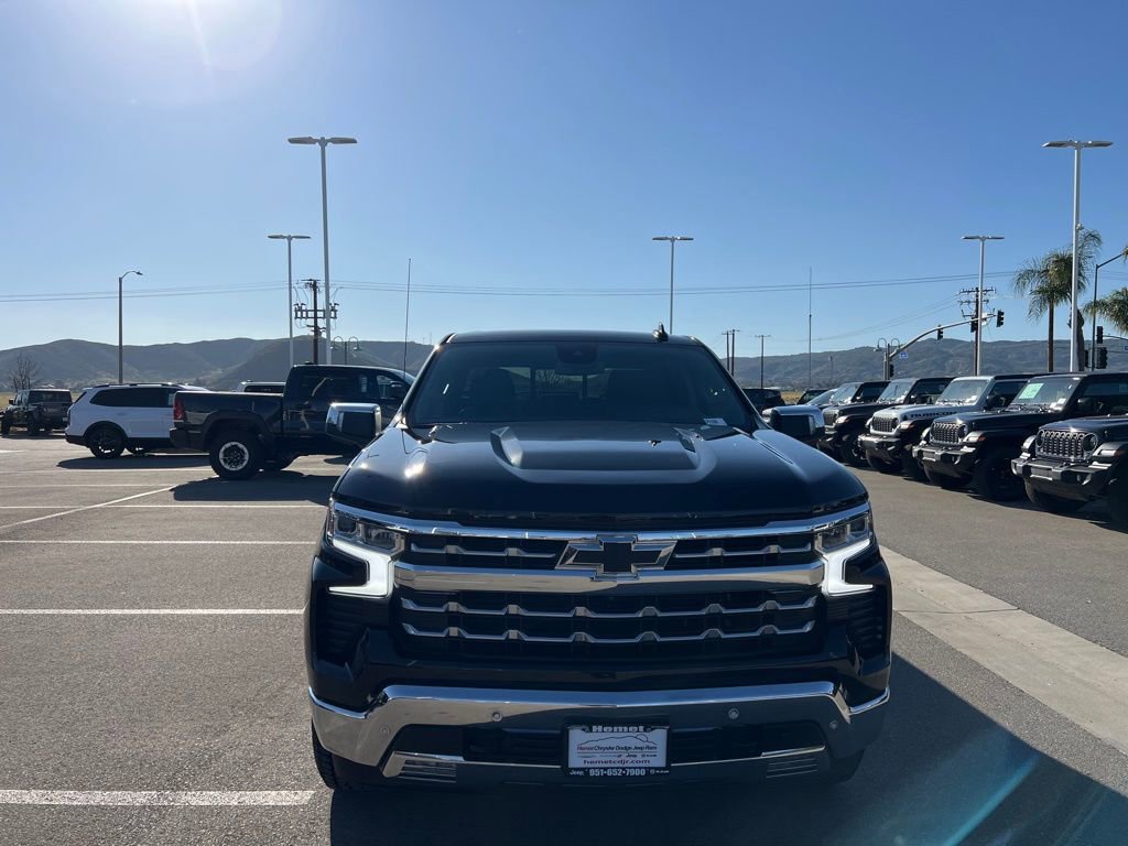 Used 2023 Chevrolet Silverado 1500 LTZ image 3