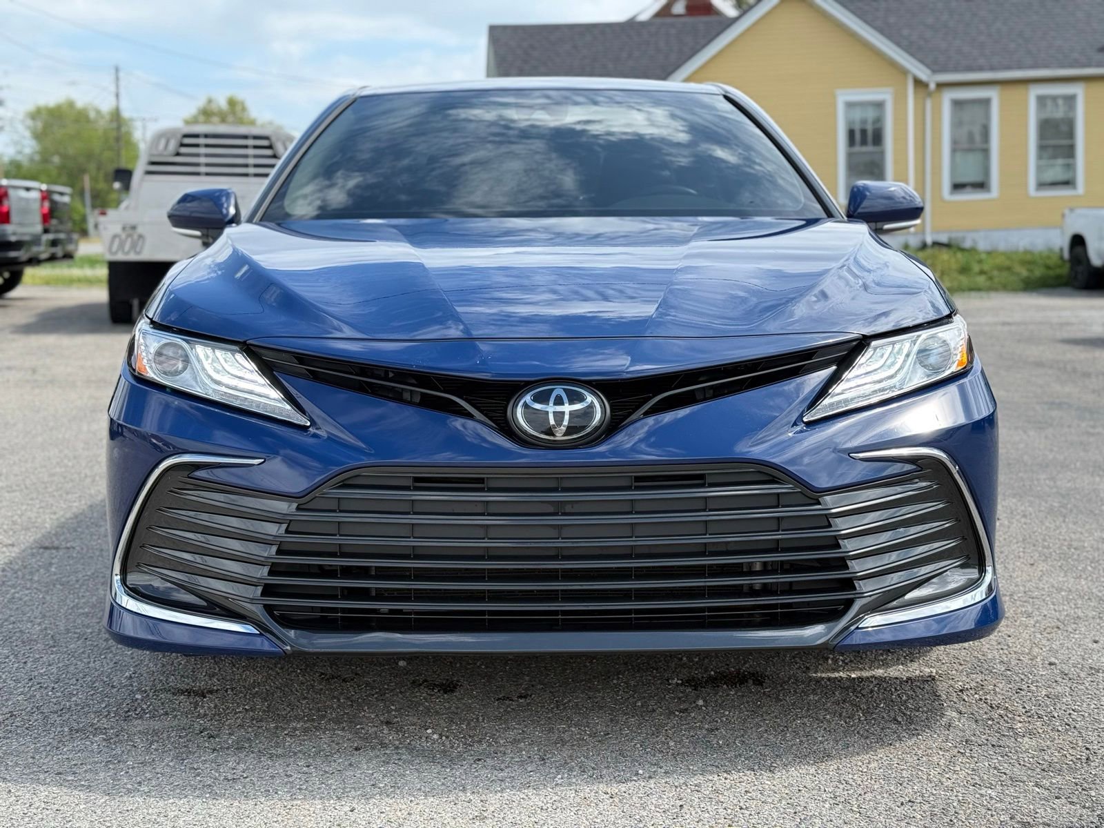 Used 2024 Toyota Camry XLE image 11