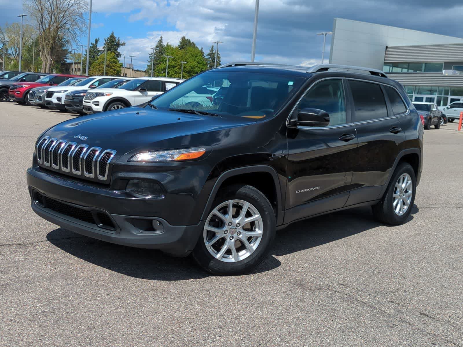 Used 2016 Jeep Cherokee Latitude w/ Safety/Convenience Group AWD/4WD video 1