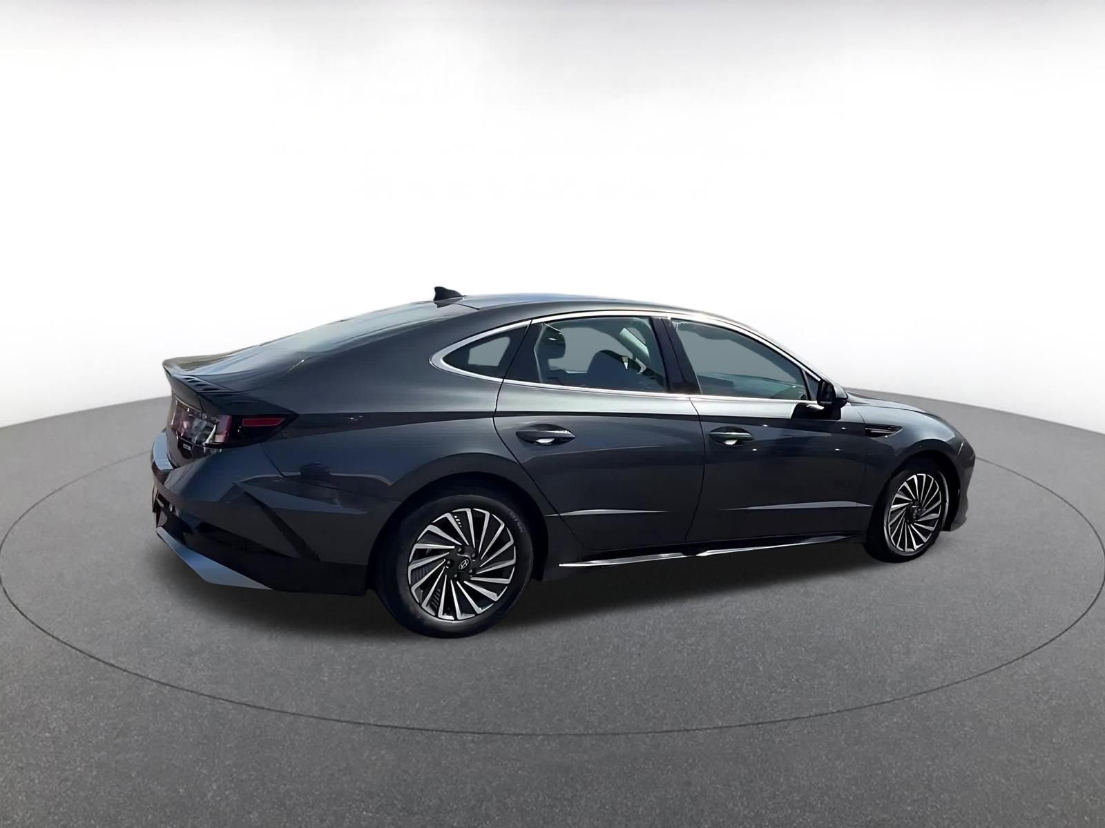 Used 2025 Hyundai Sonata SEL FWD image 14