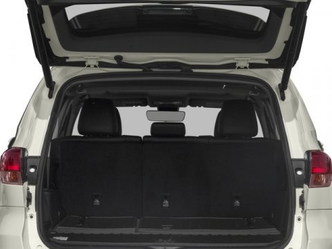 Used 2017 Toyota Highlander XLE w/ Carpet Mat Package AWD/4WD image 12