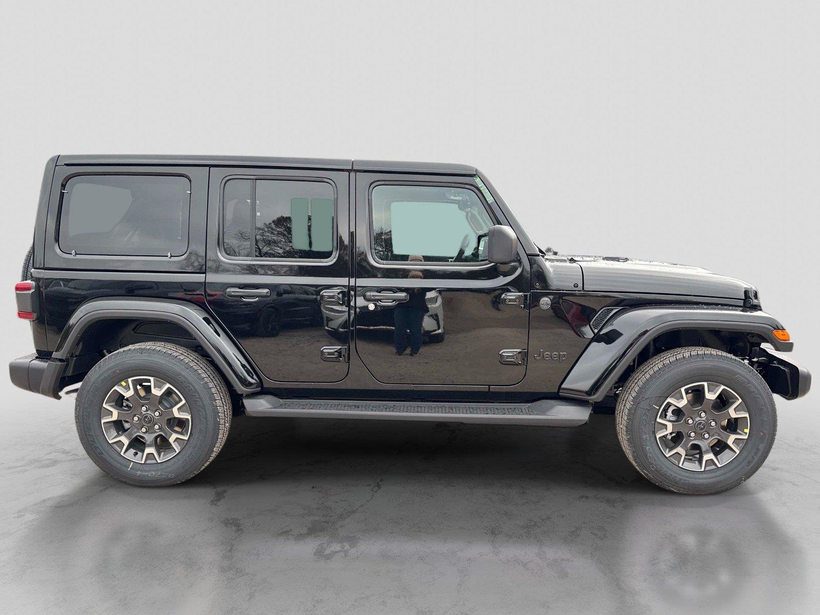 New 2026 Jeep Wrangler Unlimited Sahara AWD/4WD image 4
