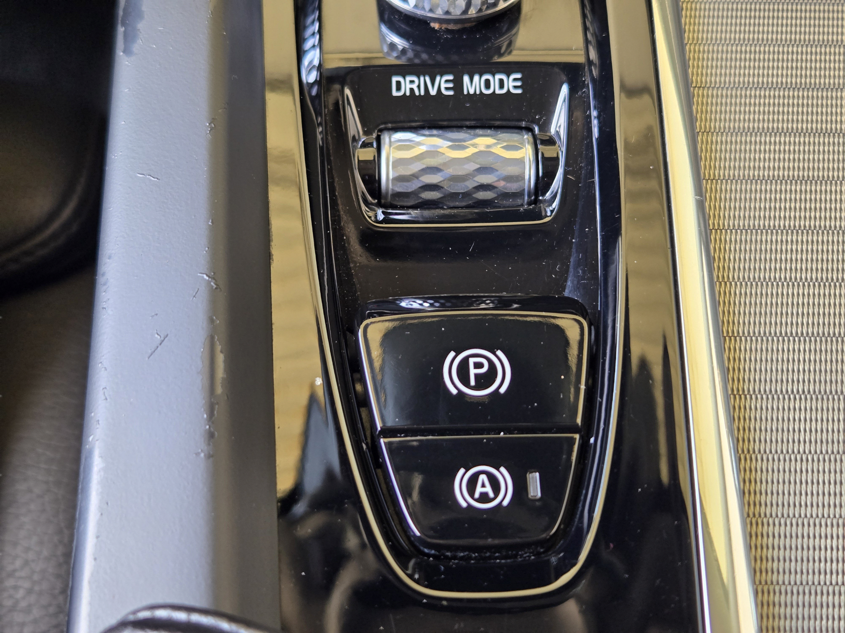 Used 2019 Volvo XC60 T6 Inscription w/ Protection Package Premier AWD/4WD image 18