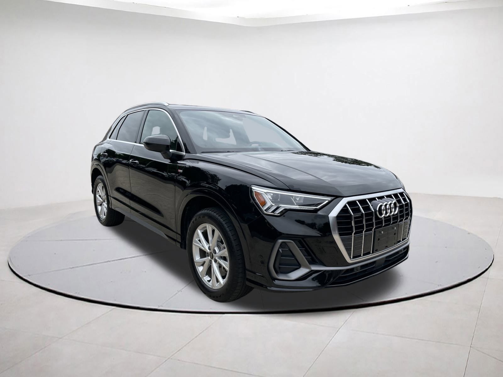 Used 2025 Audi Q3 2.0T Premium image 1