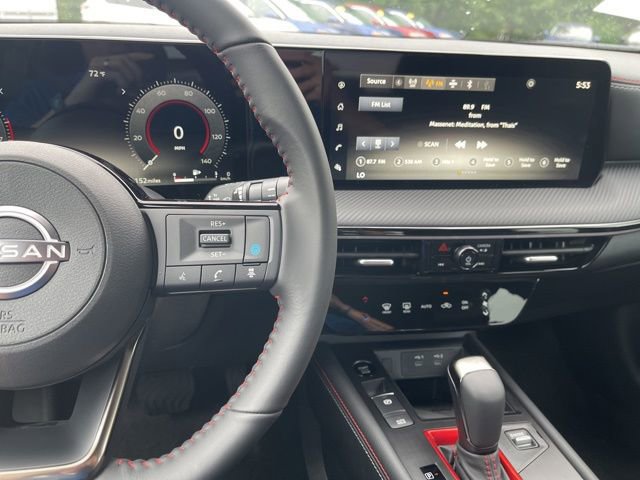 New 2025 Nissan Kicks SR image 30