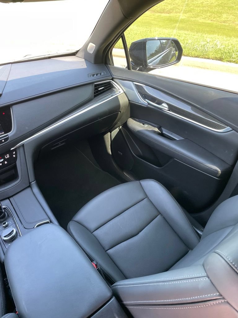 Used 2025 Cadillac XT5 Sportv w/ Technology Package AWD/4WD image 13