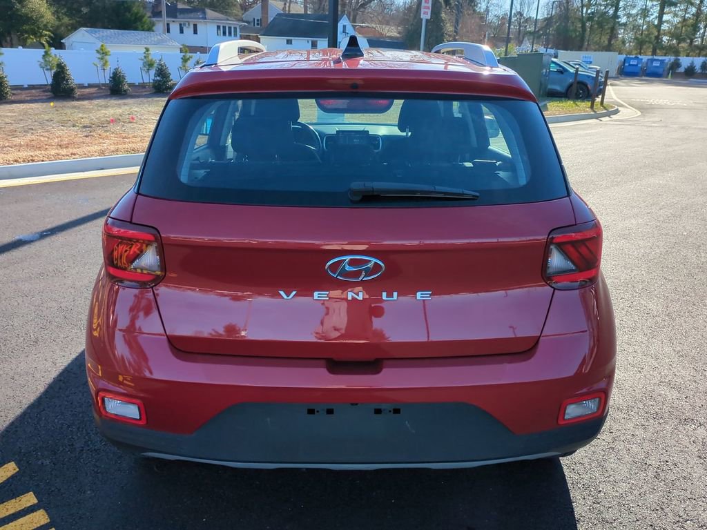Used 2022 Hyundai Venue SEL image 5