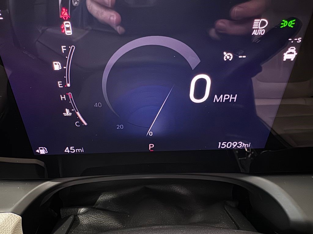 Certified 2025 Buick Encore GX Avenir w/ Avenir Convenience Package image 13