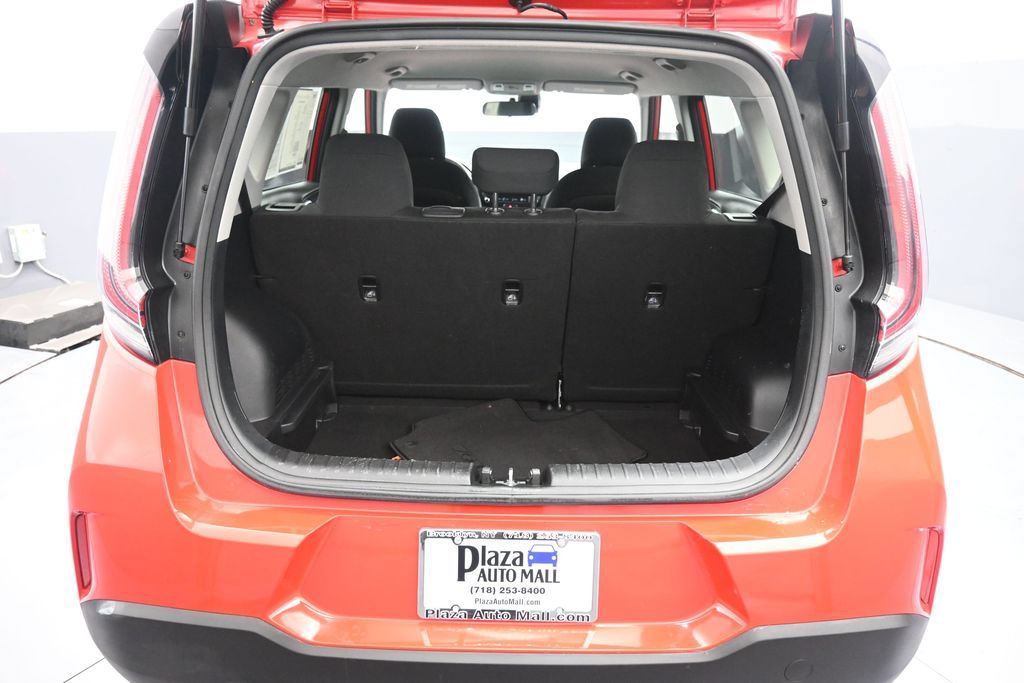 Certified 2023 Kia Soul LX w/ LX Technology Package FWD image 21