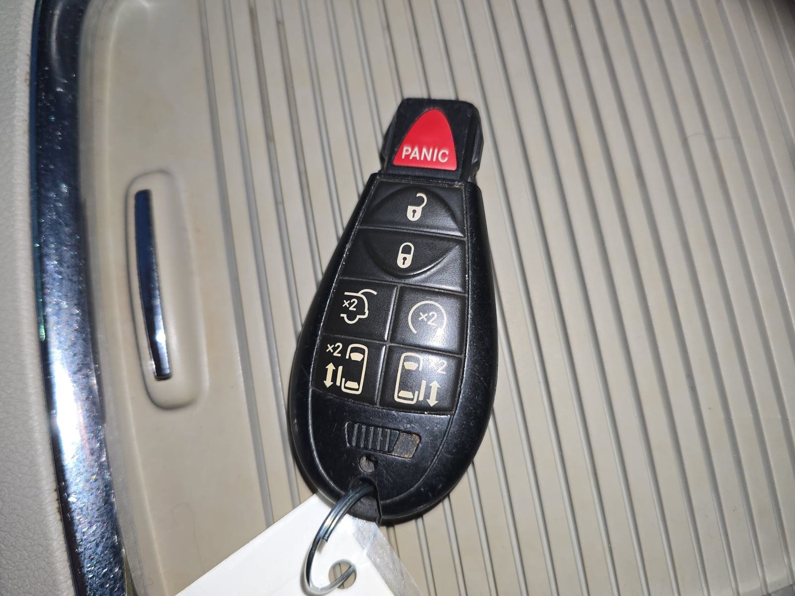 Used 2017 Dodge Grand Caravan SXT FWD image 12