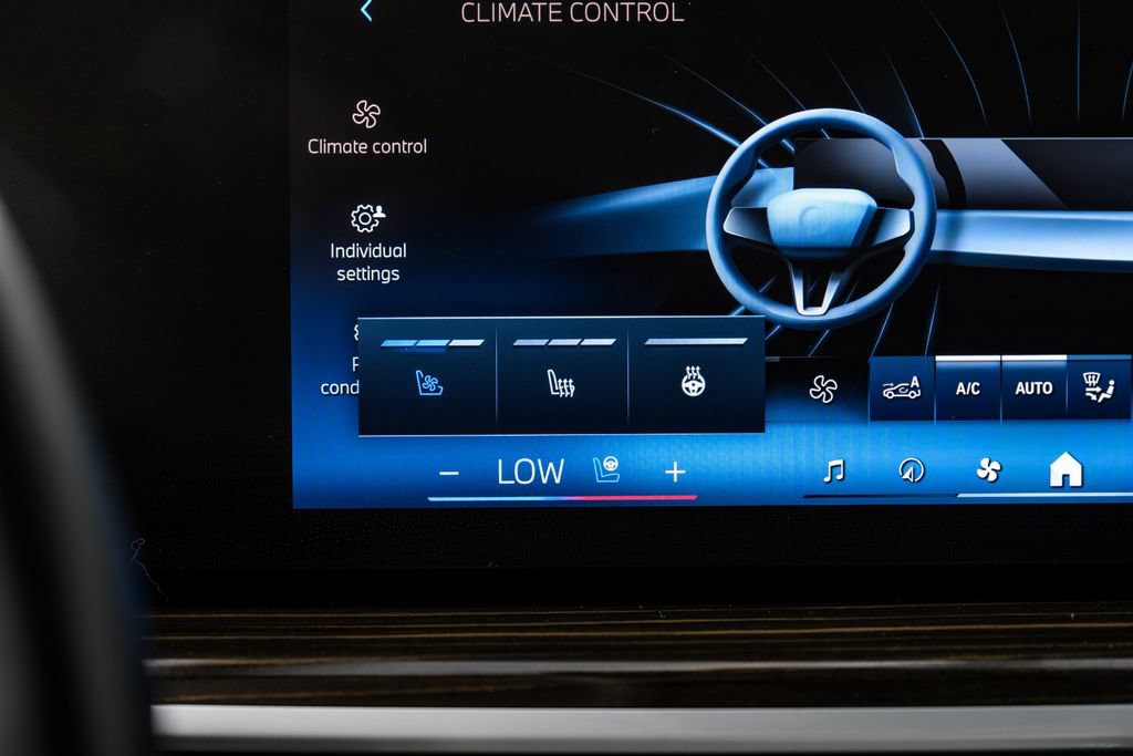 Used 2024 BMW X7 xDrive40i AWD/4WD image 24