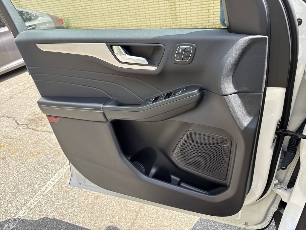 Used 2022 Ford Escape SEL w/ Technology Package AWD/4WD image 24