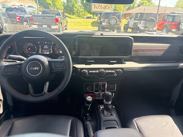 Used 2024 Jeep Wrangler Unlimited Rubicon w/ Capability Package AWD/4WD image 12