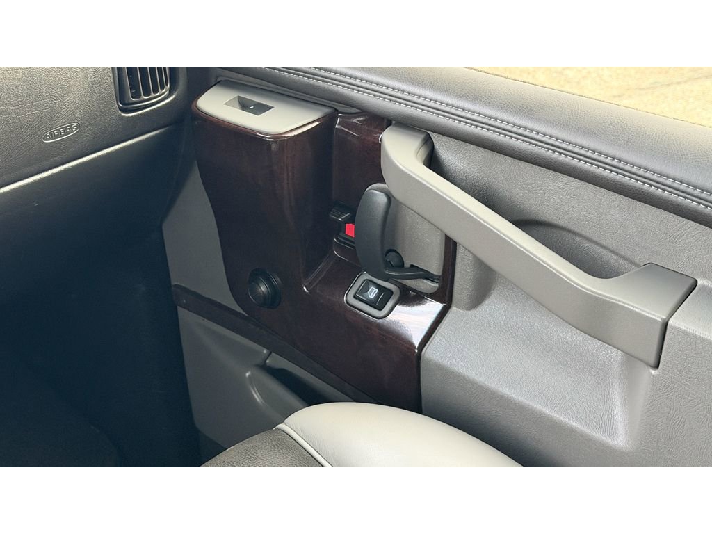 Used 2017 GMC Savana 2500 image 17