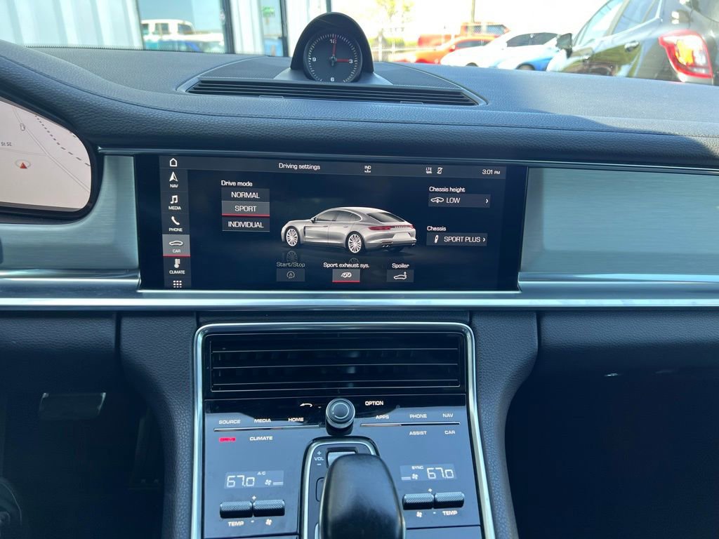 Used 2017 Porsche Panamera 4S image 21