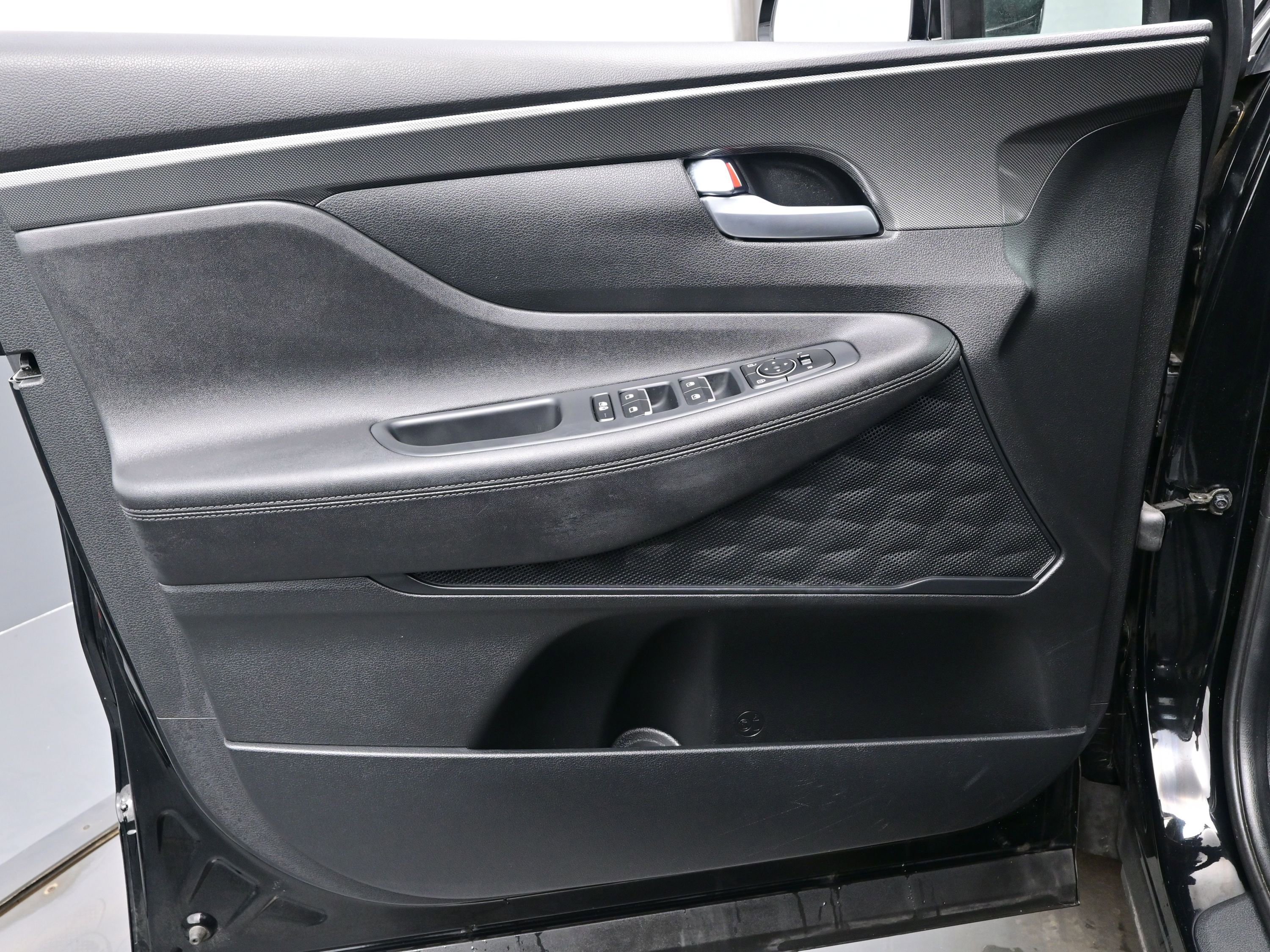 Certified 2023 Hyundai Santa Fe SEL image 9