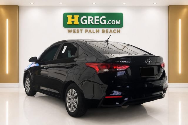 Used 2018 Hyundai Accent SE FWD image 2