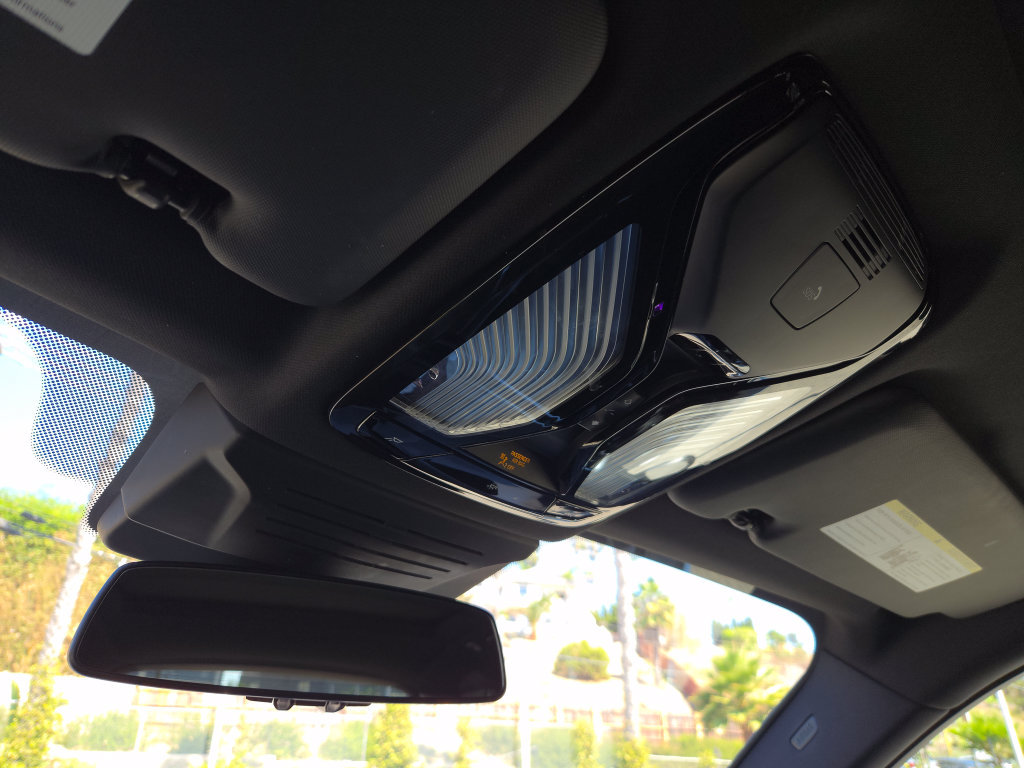 Used 2024 BMW X5 sDrive40i w/ Premium Package RWD image 16
