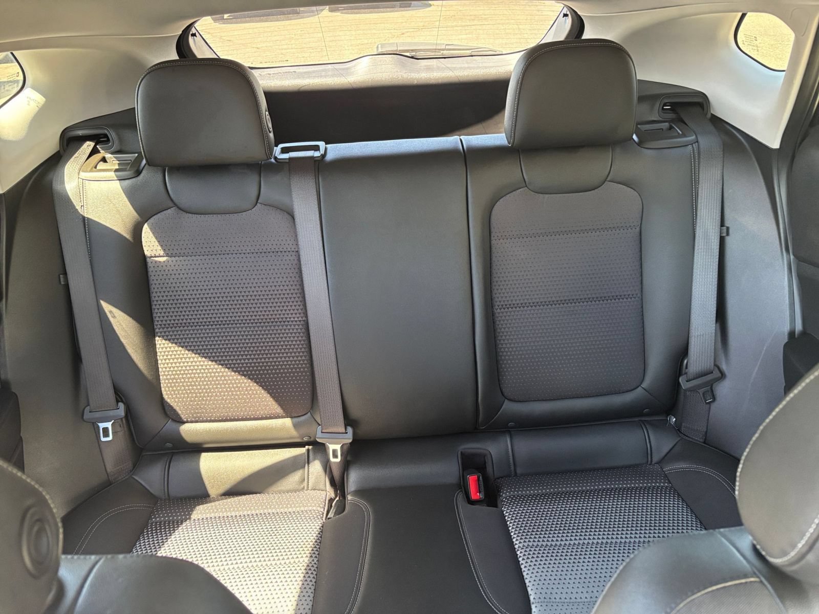 Used 2025 Chevrolet Trax LT FWD image 37