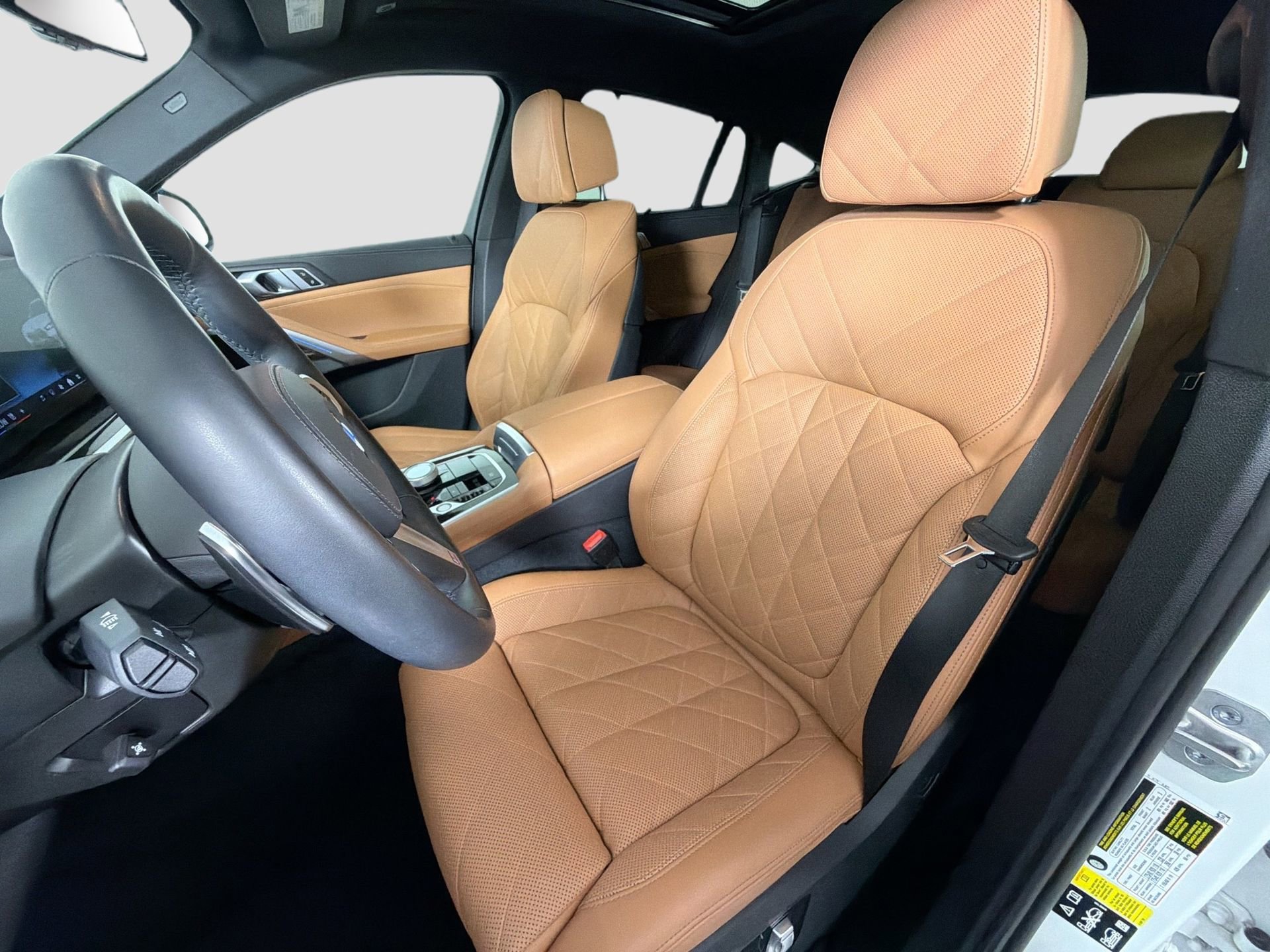 Certified 2024 BMW X6 xDrive40i w/ Executive Package image 22