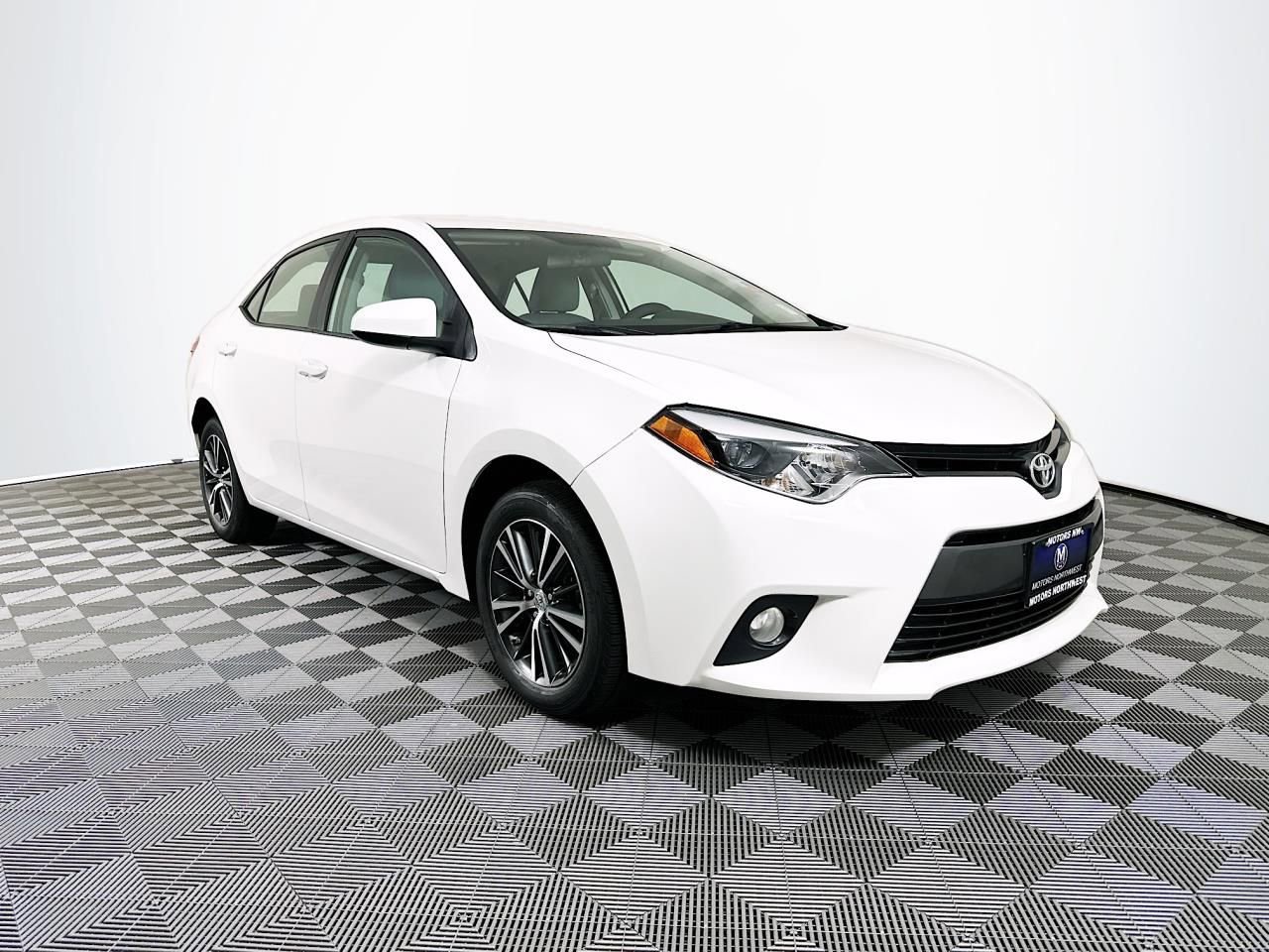 Used 2016 Toyota Corolla LE image 6