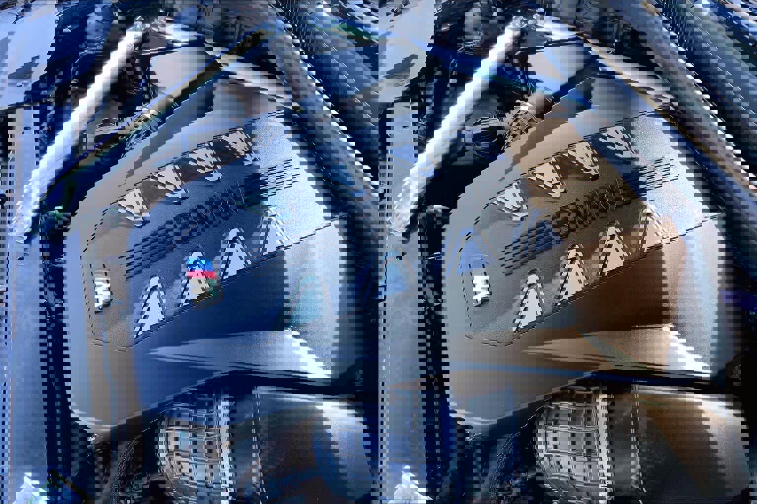 Used 2025 BMW X7 M60i w/ Climate Comfort Package image 31