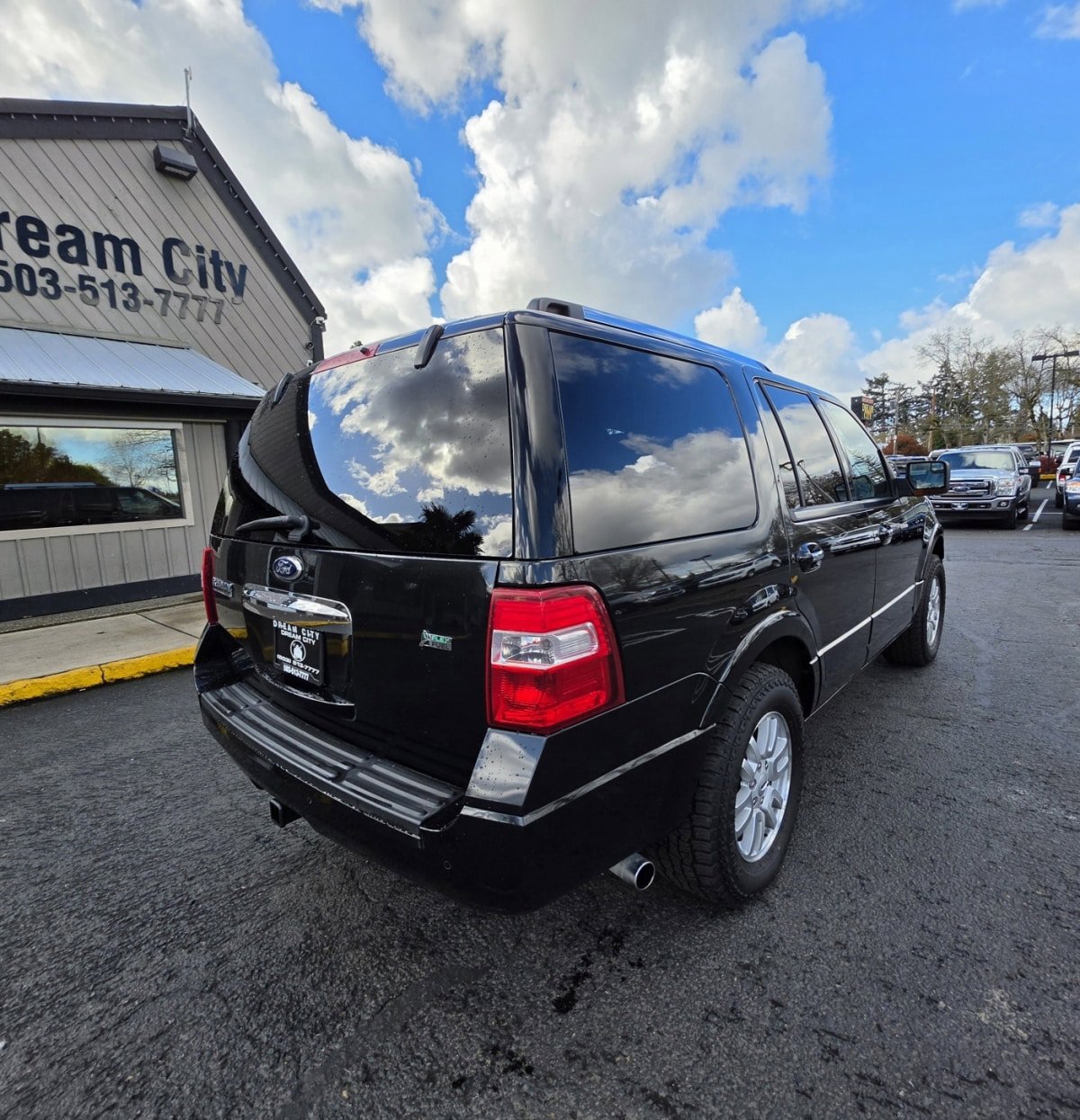 Used 2014 Ford Expedition Limited w/ Equipment Group 301A AWD/4WD image 9