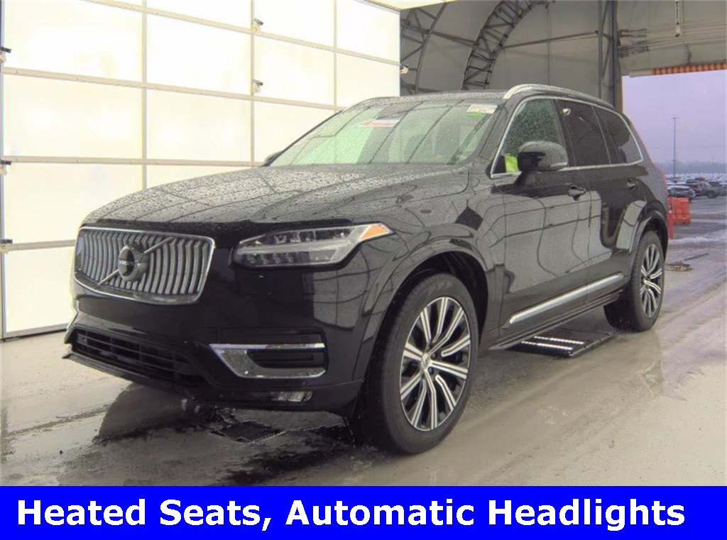 Used 2025 Volvo XC90 B5 Core image 2
