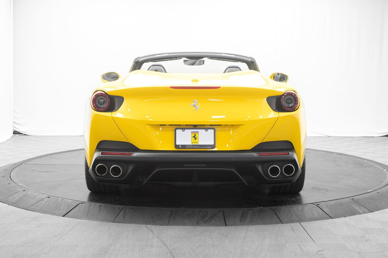 Used 2019 Ferrari Portofino RWD image 4
