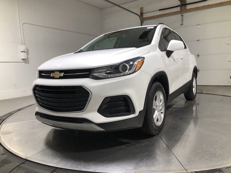 Used 2022 Chevrolet Trax LT w/ LT Convenience Package image 3