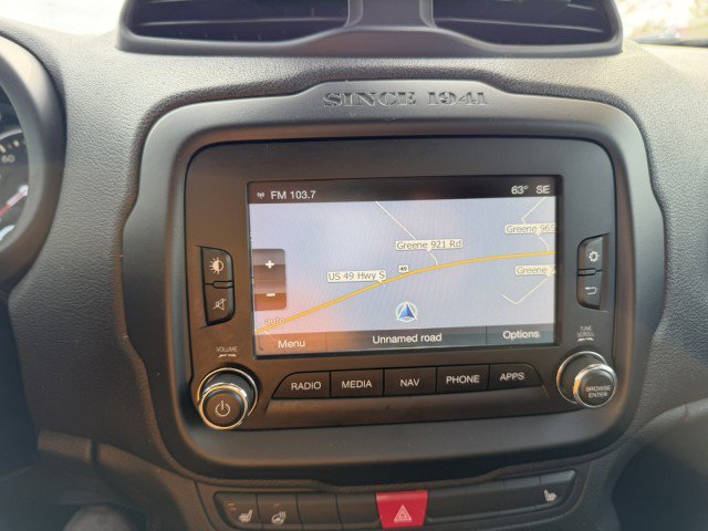 Used 2016 Jeep Renegade Limited image 21