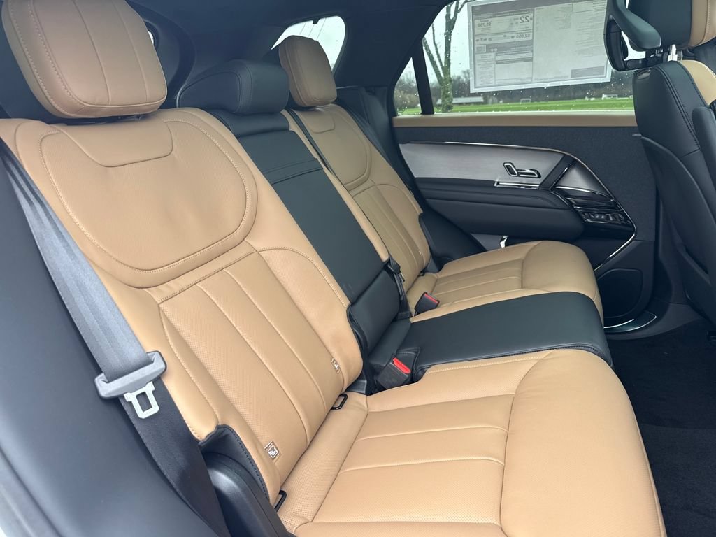 New 2026 Land Rover Range Rover Sport Dynamic SE AWD/4WD image 17