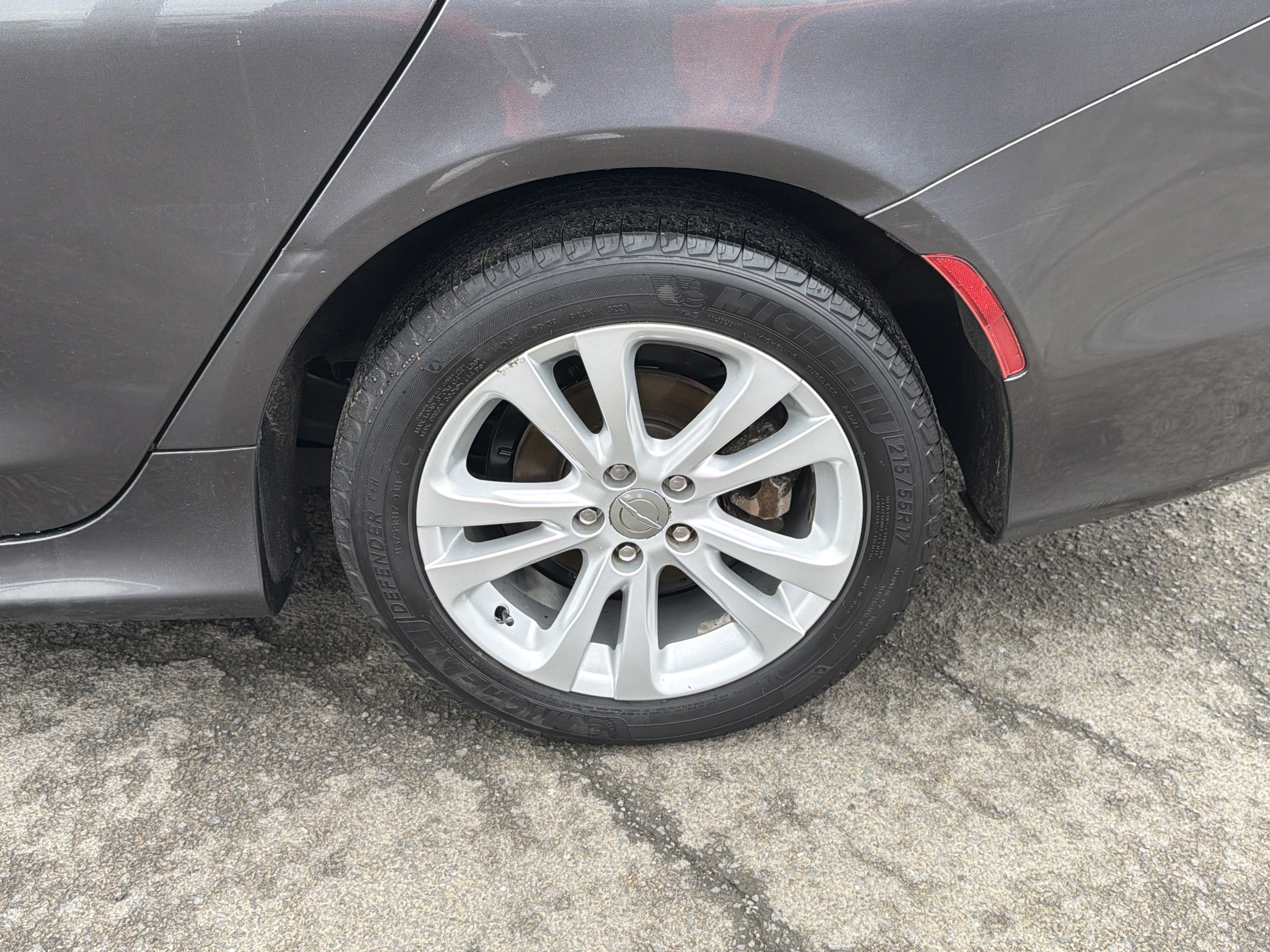 Used 2015 Chrysler 200 Limited w/ Convenience Group FWD image 25