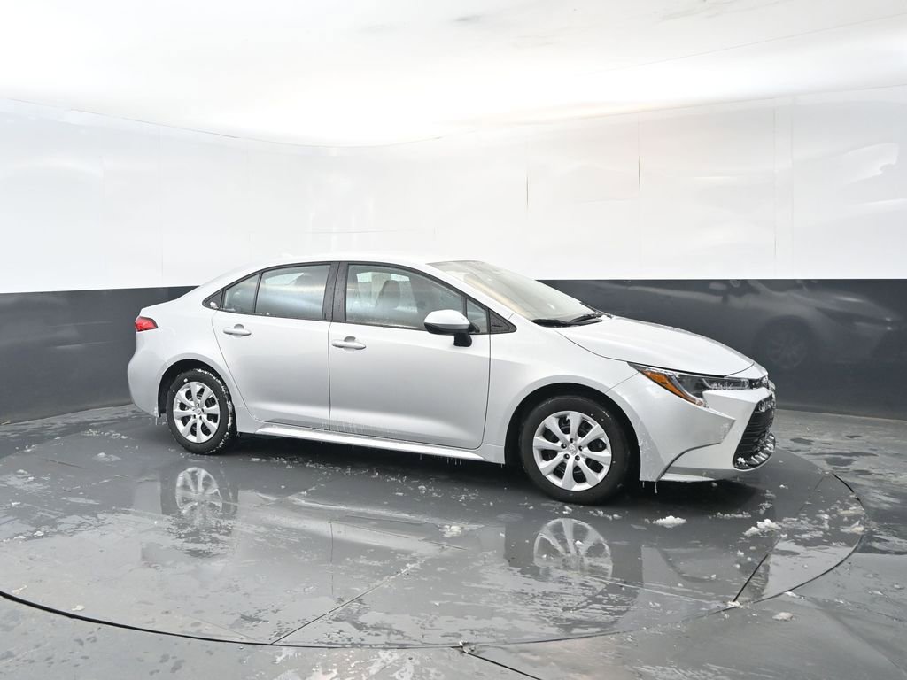 Used 2025 Toyota Corolla LE image 7