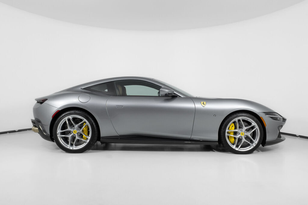 Used 2024 Ferrari Roma RWD image 10