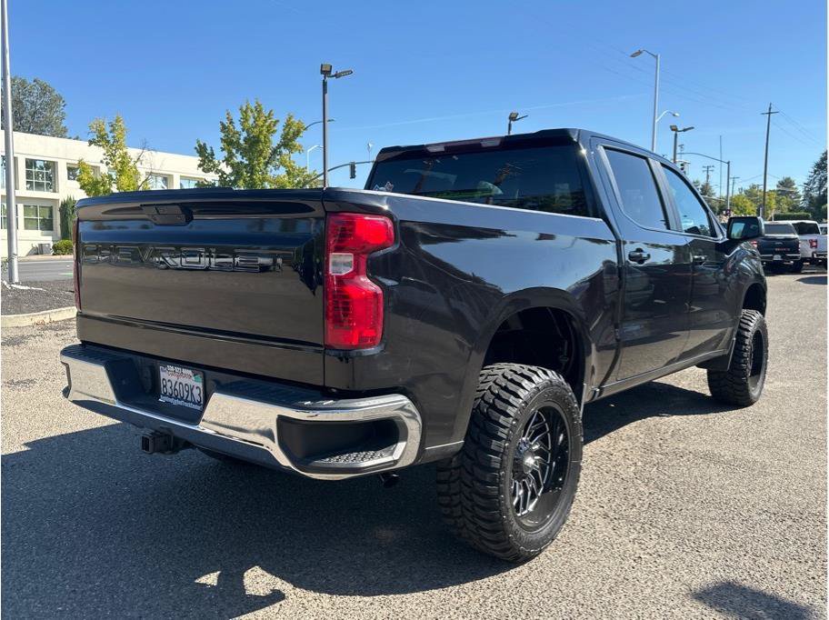 Used 2022 Chevrolet Silverado 1500 LT AWD/4WD image 8