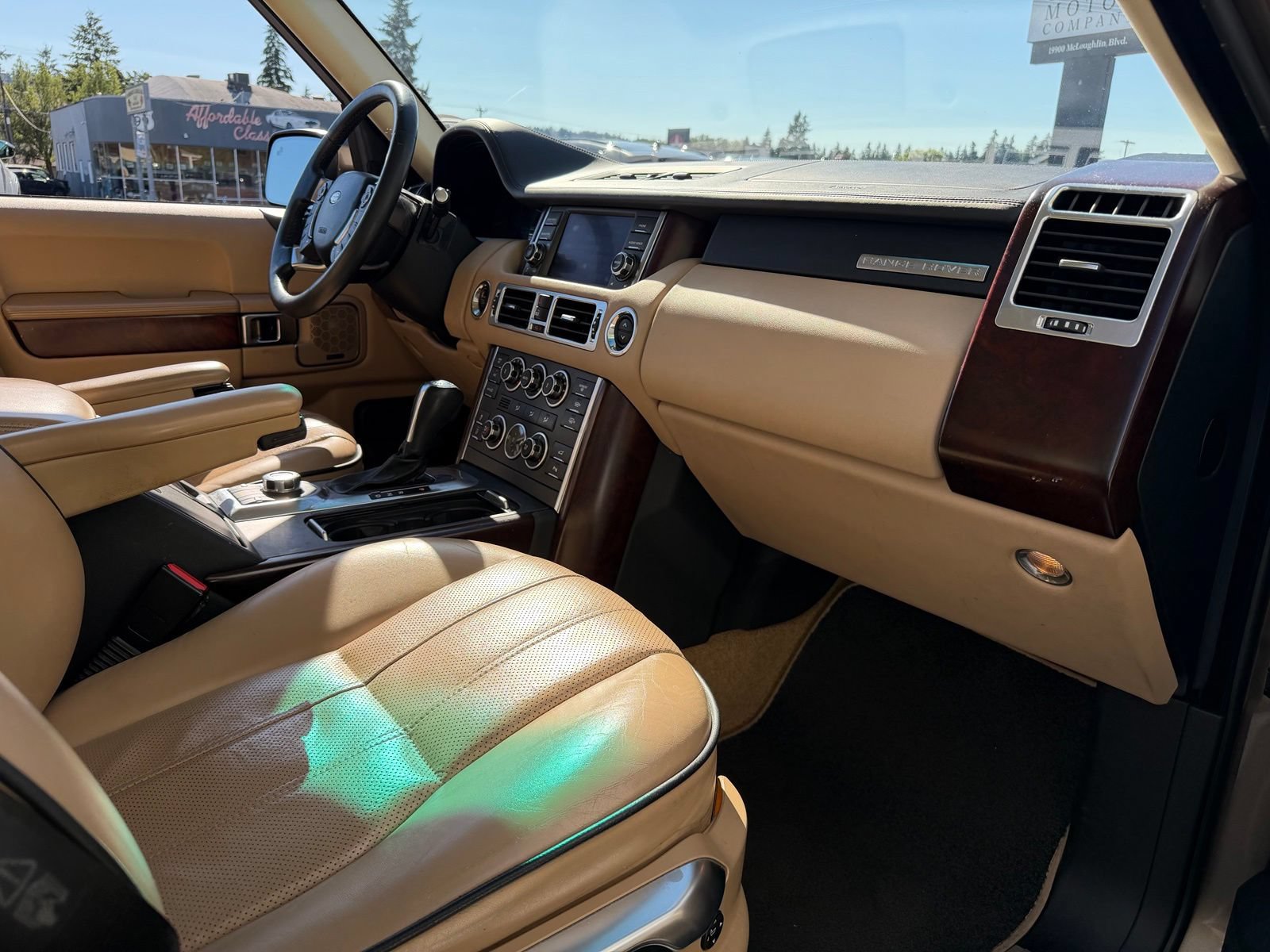 Used 2012 Land Rover Range Rover HSE LUX w/ Luxury Interior Pkg AWD/4WD image 24