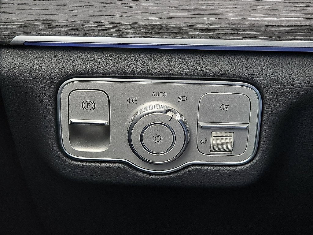 Used 2025 Mercedes-Benz GLS 450 4MATIC image 23
