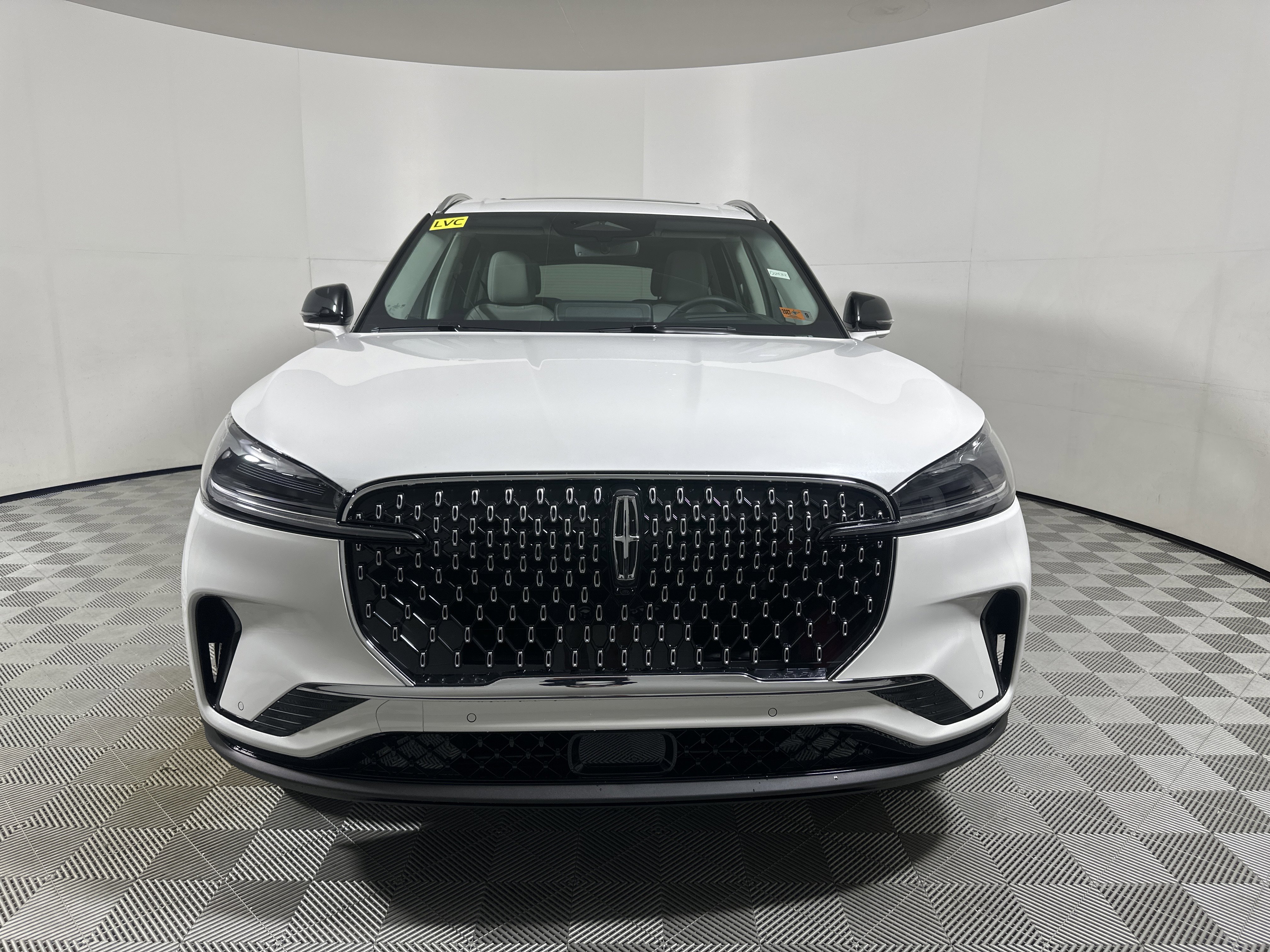 New 2025 Lincoln Aviator AWD image 2
