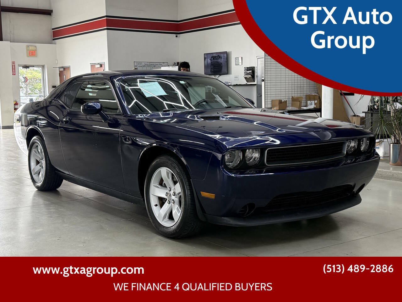 Used 2014 Dodge Challenger SXT RWD image 1