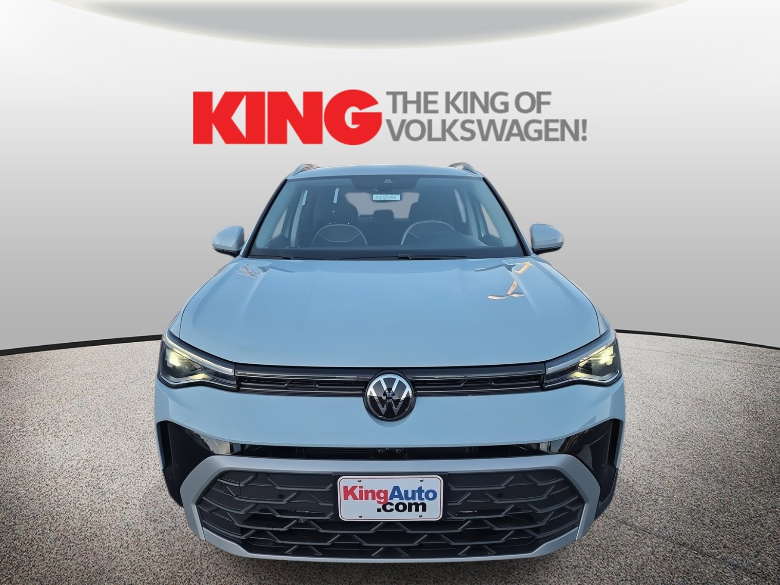 New 2026 Volkswagen Taos SE image 9